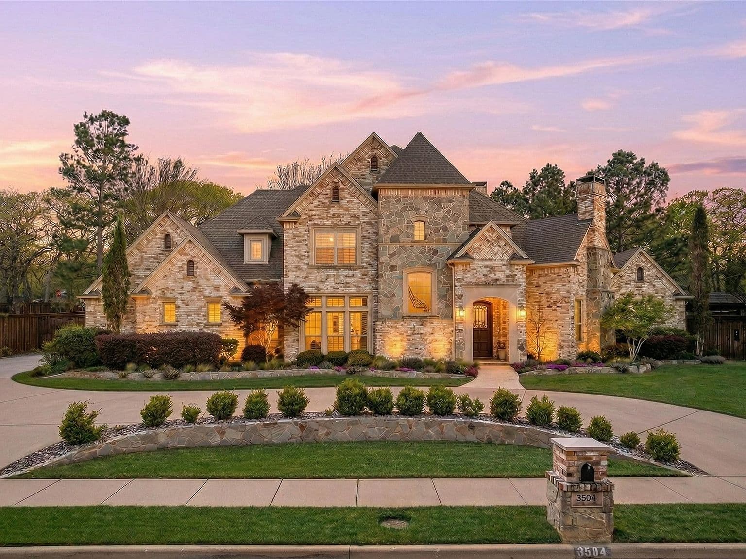 3504 Falcon Ct — exterior